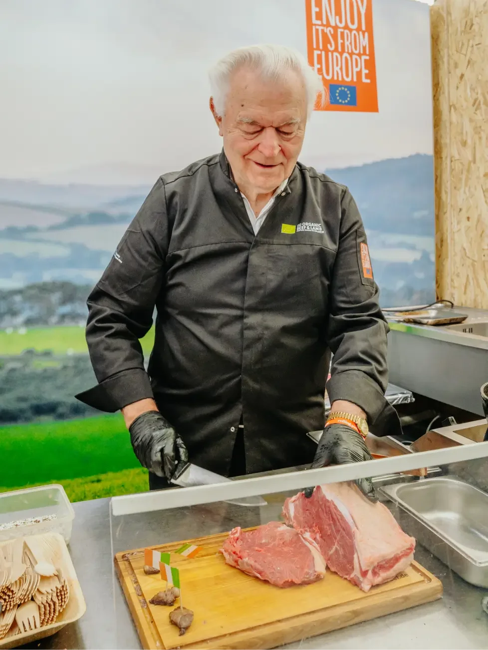 Chef preparing organic beef and lamb during Bord Bia’s EU-funded campaign event coordinated by Atlas.